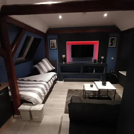 City 7 Apartment *