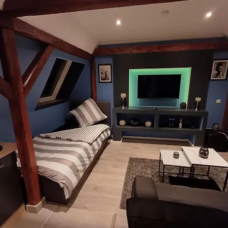 City 7 Apartment *